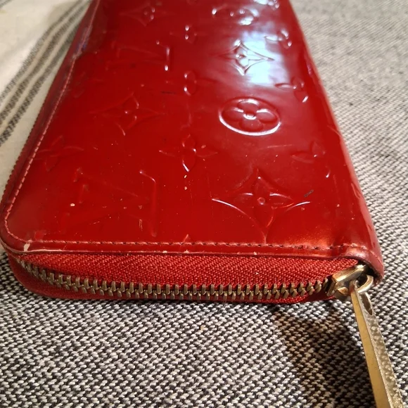 Louis Vuitton Red Embossed Wallet - Picture 4 of 16